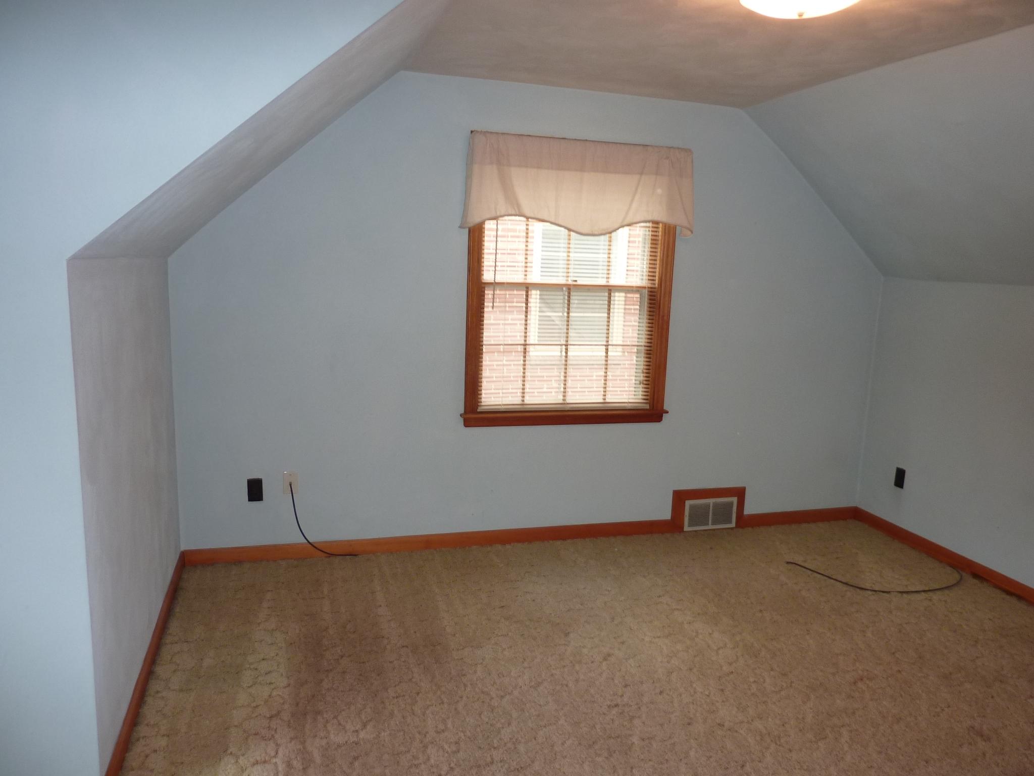 557 Dillard Road Southwest Roanoke, VA 24014 - Photo 14 of 18 Upper Bedroom