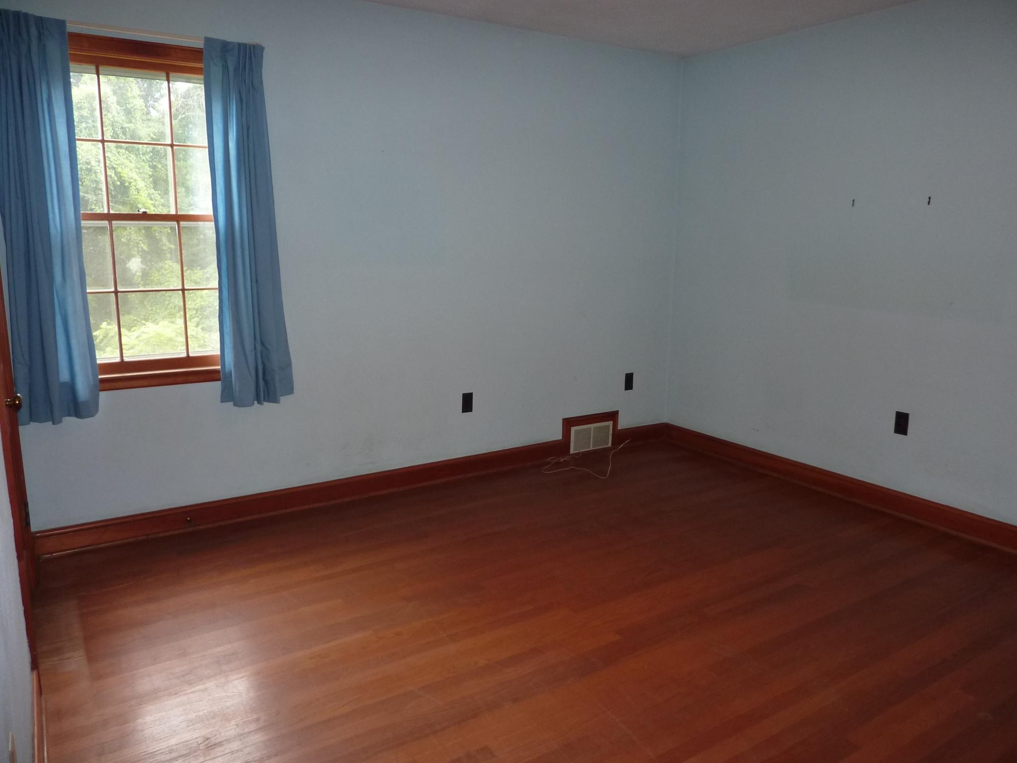 557 Dillard Road Southwest Roanoke, VA 24014 - Photo 8 of 18 Bedroom