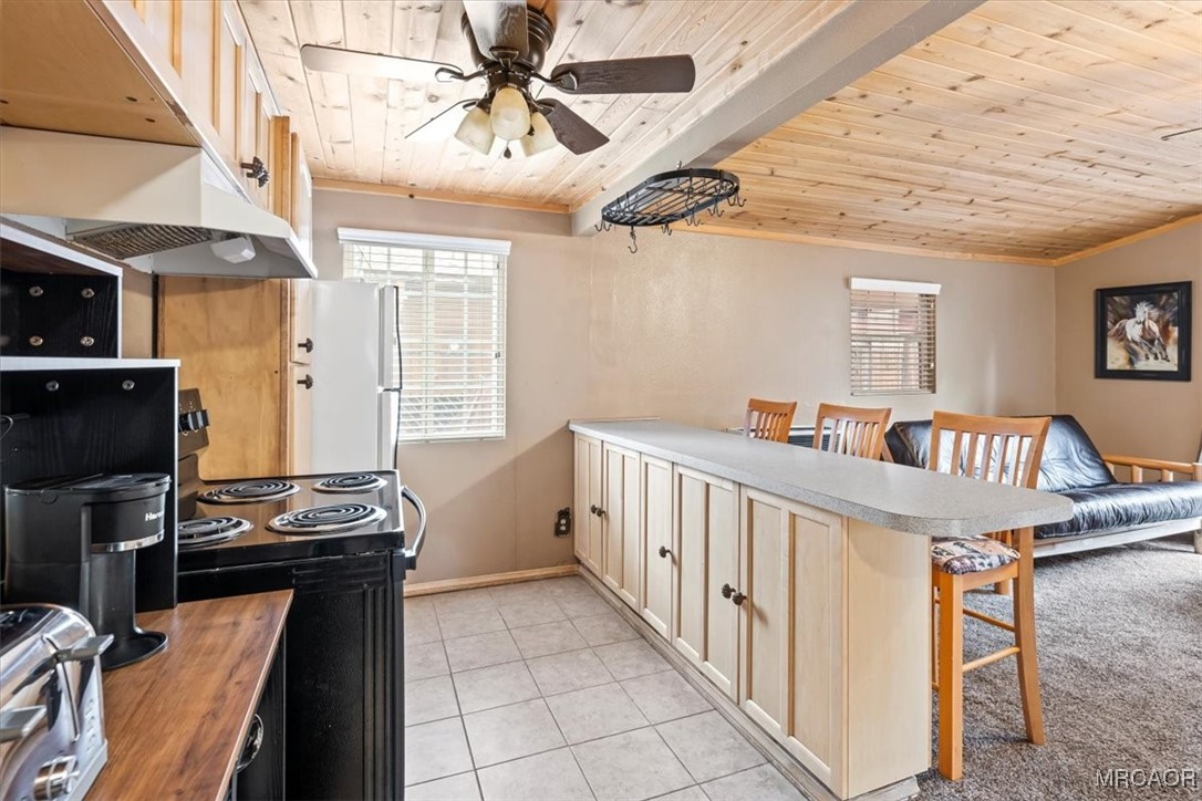 44361 Silver Pine Road Sugarloaf, CA 92386 - Photo 9 of 20 a view of a hallway with windows