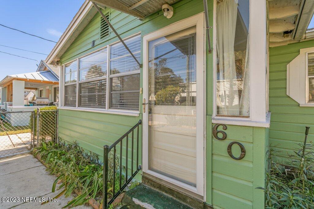 60 Jackson Road Atlantic Beach, FL 32233 - Photo 5 of 42 a view of outdoor space and deck