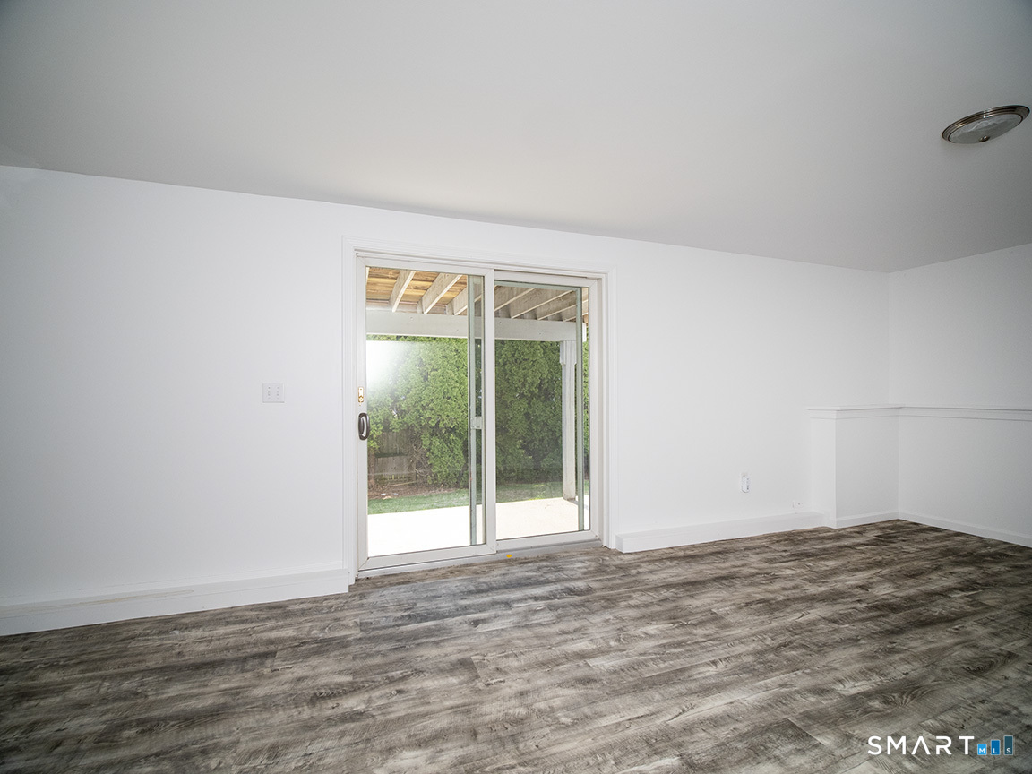 81 Old Stratfield Road Fairfield, CT 06825 - Photo 32 of 37