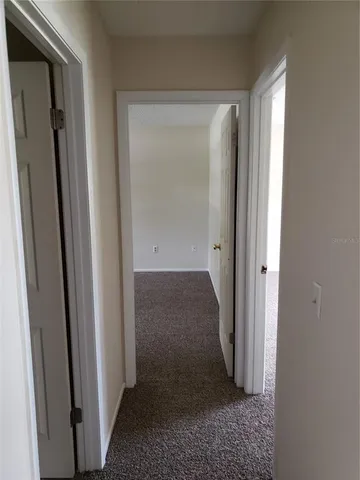 a view of entryway with window