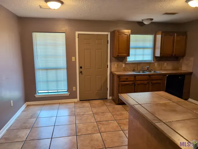 $1,750 | Undisclosed Address, Gonzales, LA 70737