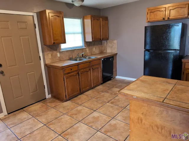 $1,750 | Undisclosed Address, Gonzales, LA 70737