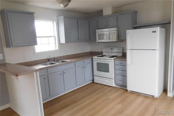 $36,000 | 616 South State Rt 37, Unit 16, Kinmundy, IL 62854