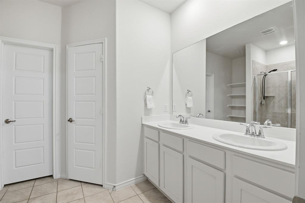 4601 Karhold Road Little Elm, TX 76227 - Photo 9 of 40