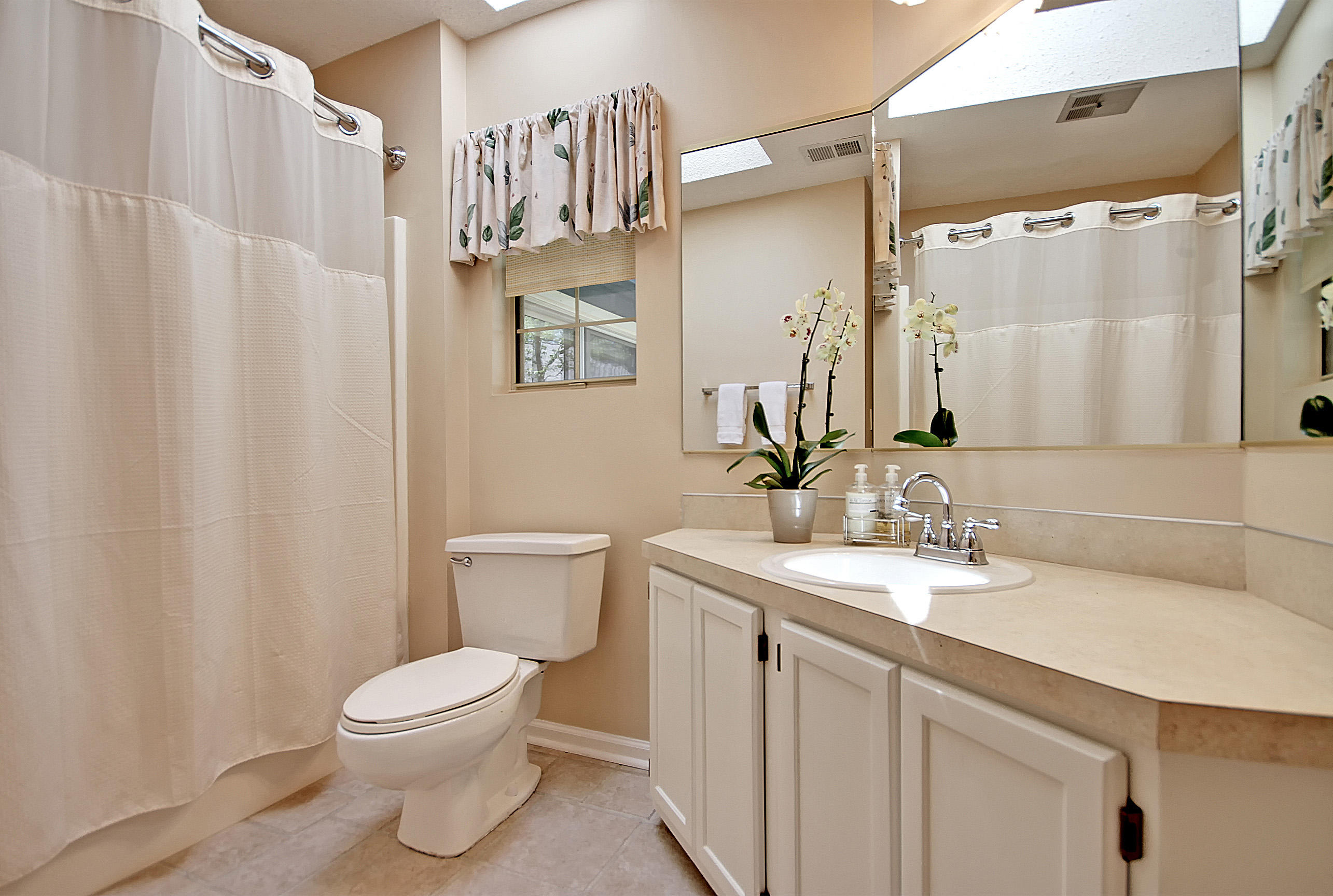 1261 Llewellyn Road Mount Pleasant, SC 29464 - Photo 24 of 27 Bathroom