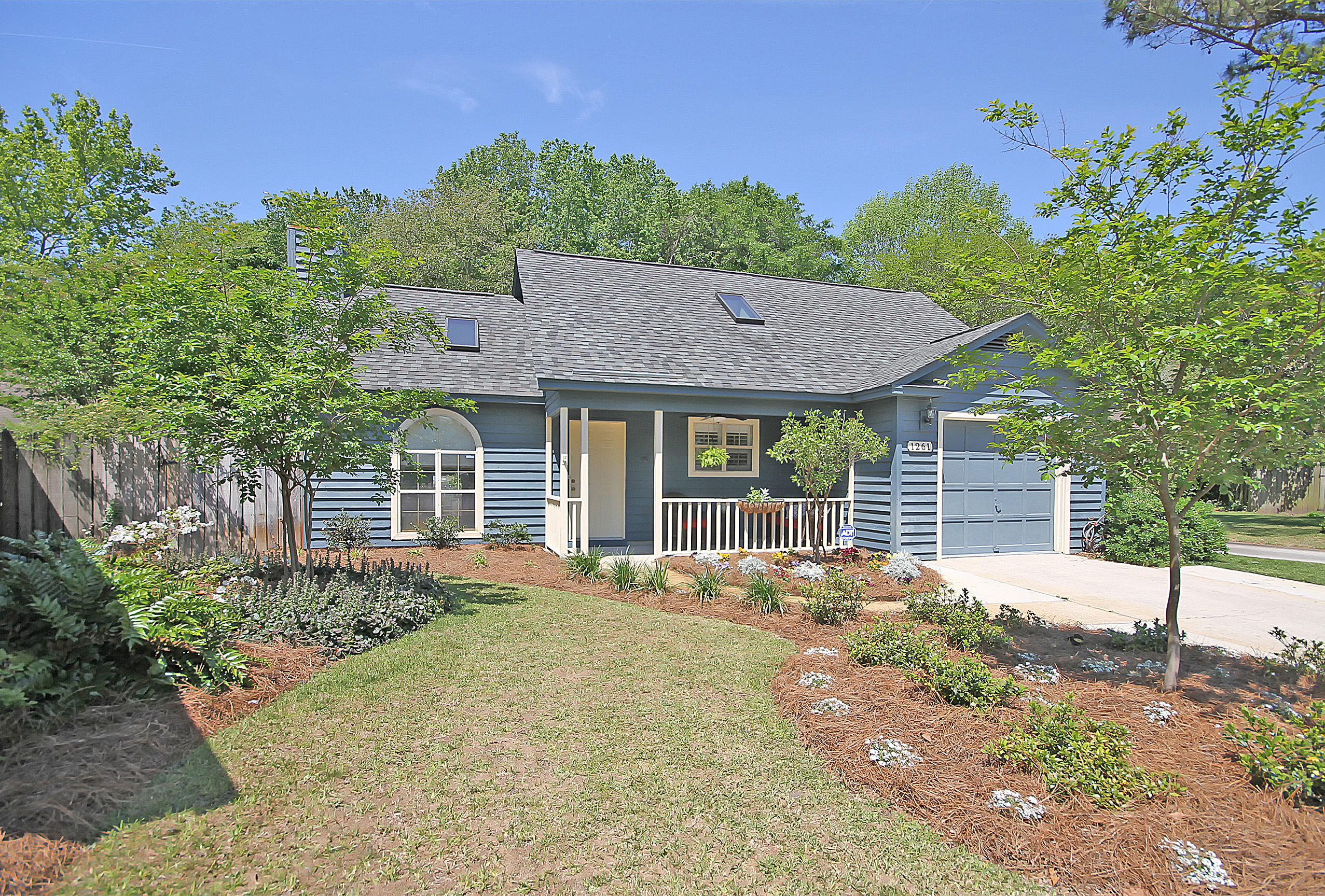 1261 Llewellyn Road Mount Pleasant, SC 29464 - Photo 25 of 27 Front of House
