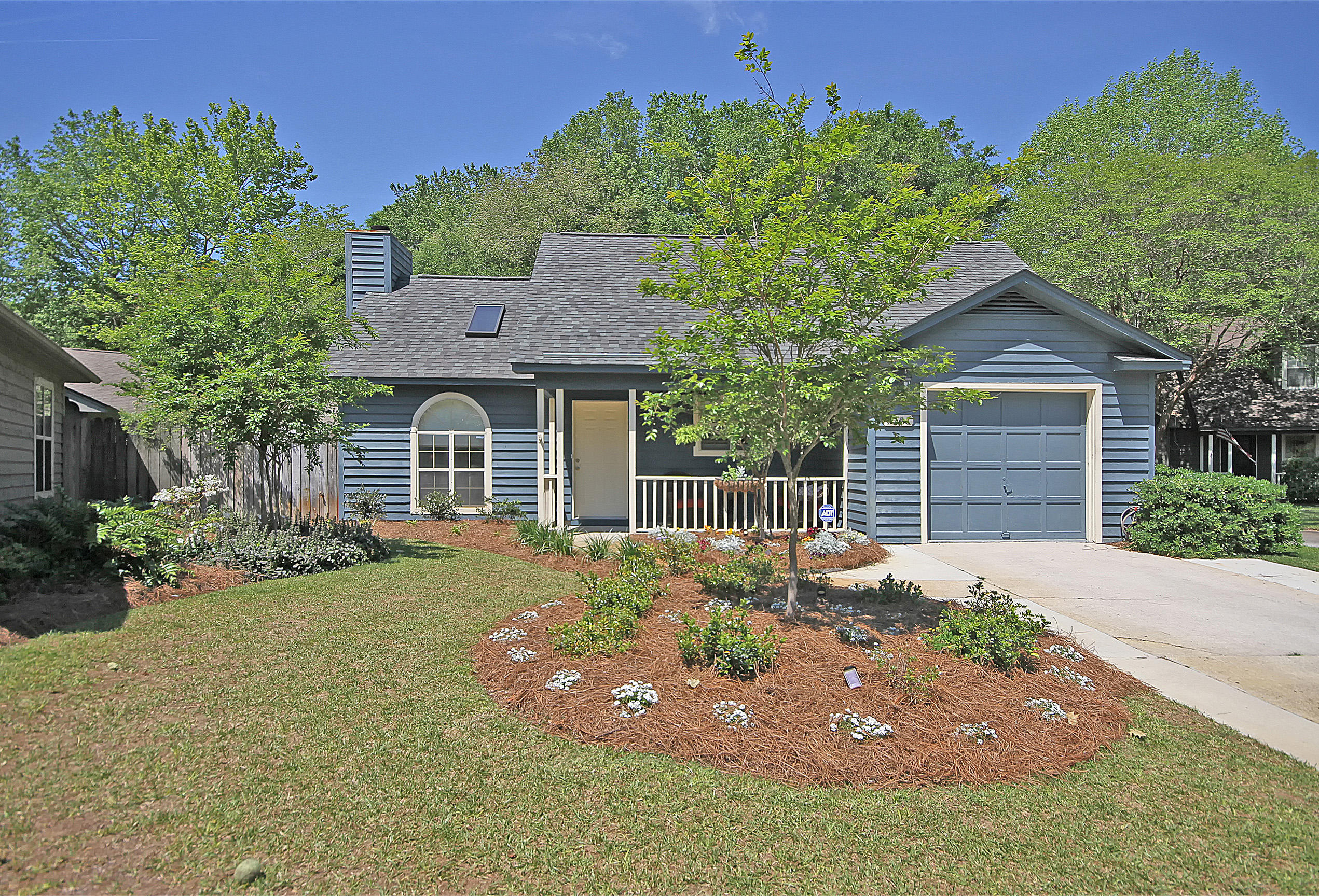 1261 Llewellyn Road Mount Pleasant, SC 29464 - Photo 26 of 27 Front of House