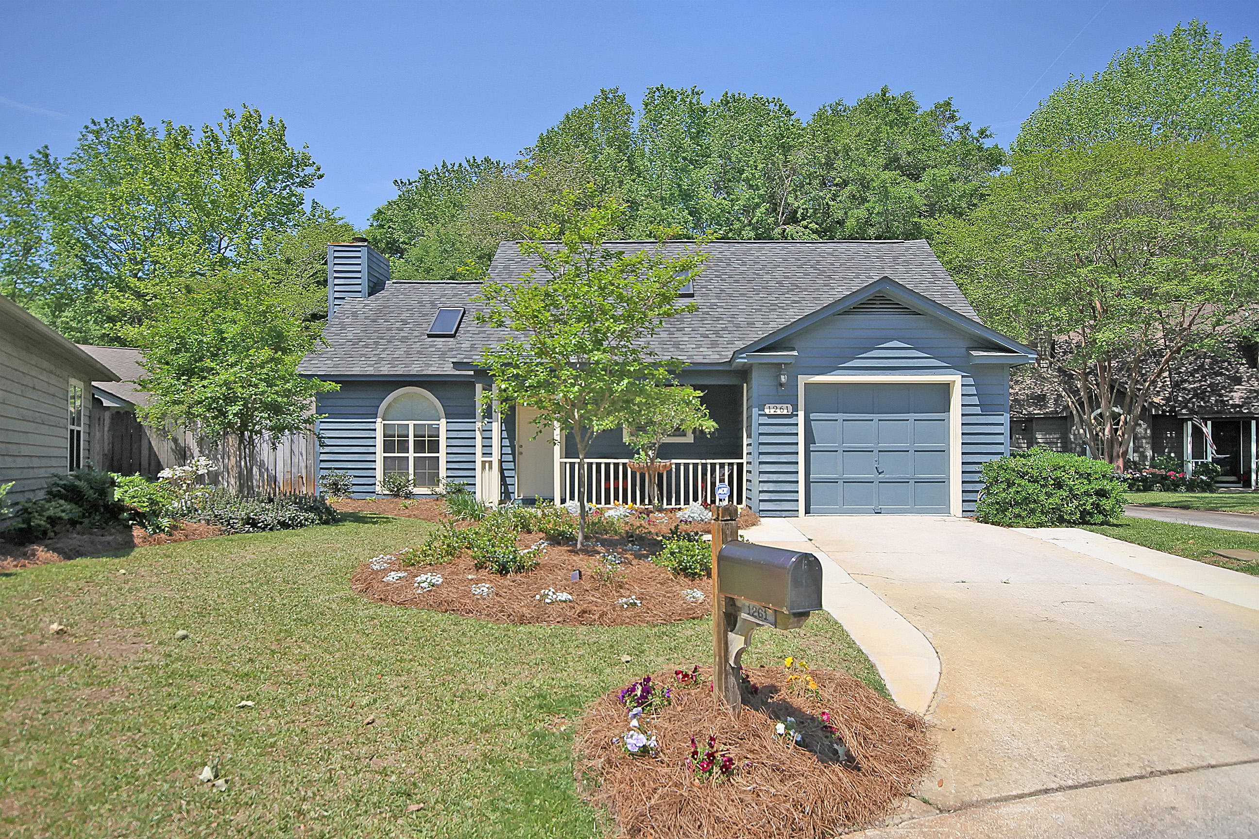 1261 Llewellyn Road Mount Pleasant, SC 29464 - Photo 27 of 27 Front of House