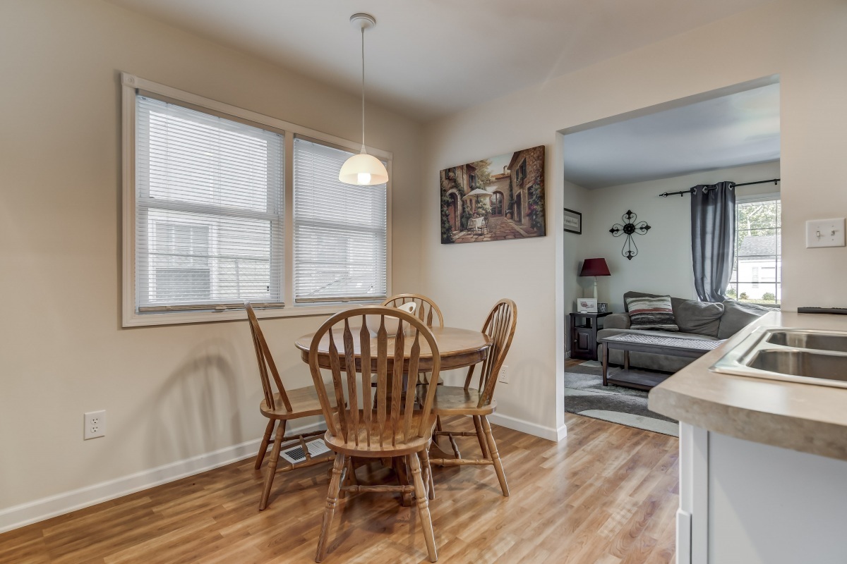13 Reed Court Springfield, IL 62704 - Photo 6 of 15 Gallery Image 6
