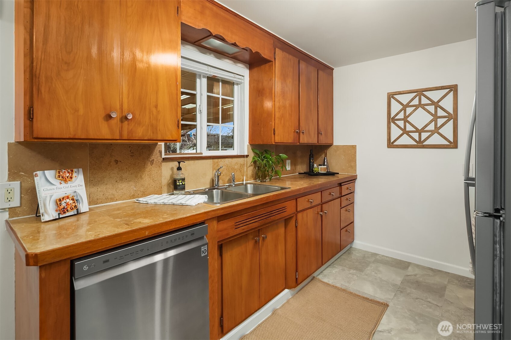 407 3rd Avenue North Edmonds, WA 98020 - Photo 11 of 30