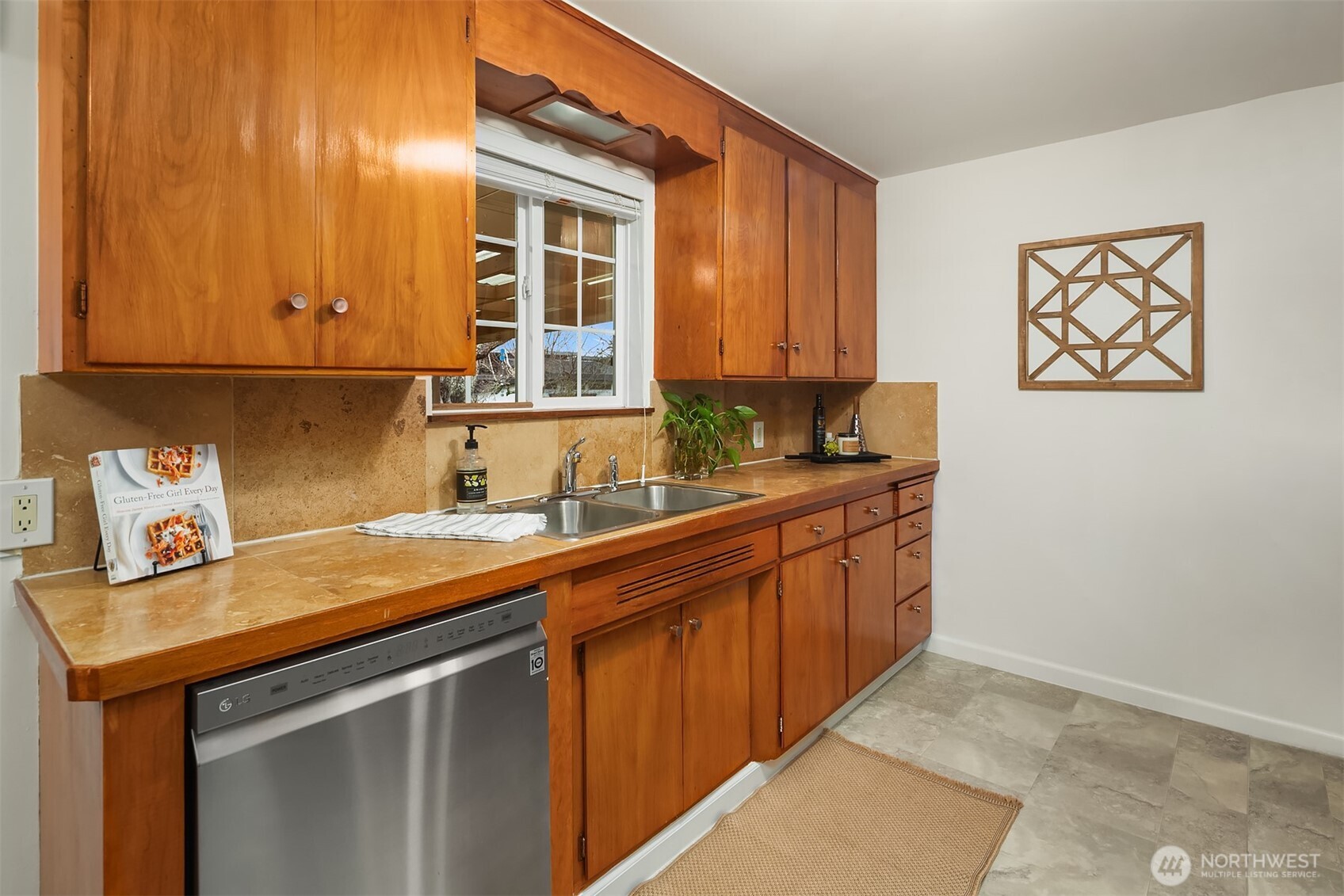 407 3rd Avenue North Edmonds, WA 98020 - Photo 10 of 30