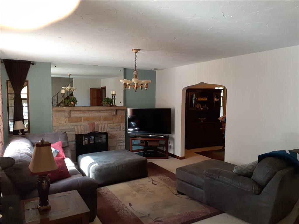68 Greenlee Road Pittsburgh, PA 15227 - Photo 7 of 9 Gallery Image 7