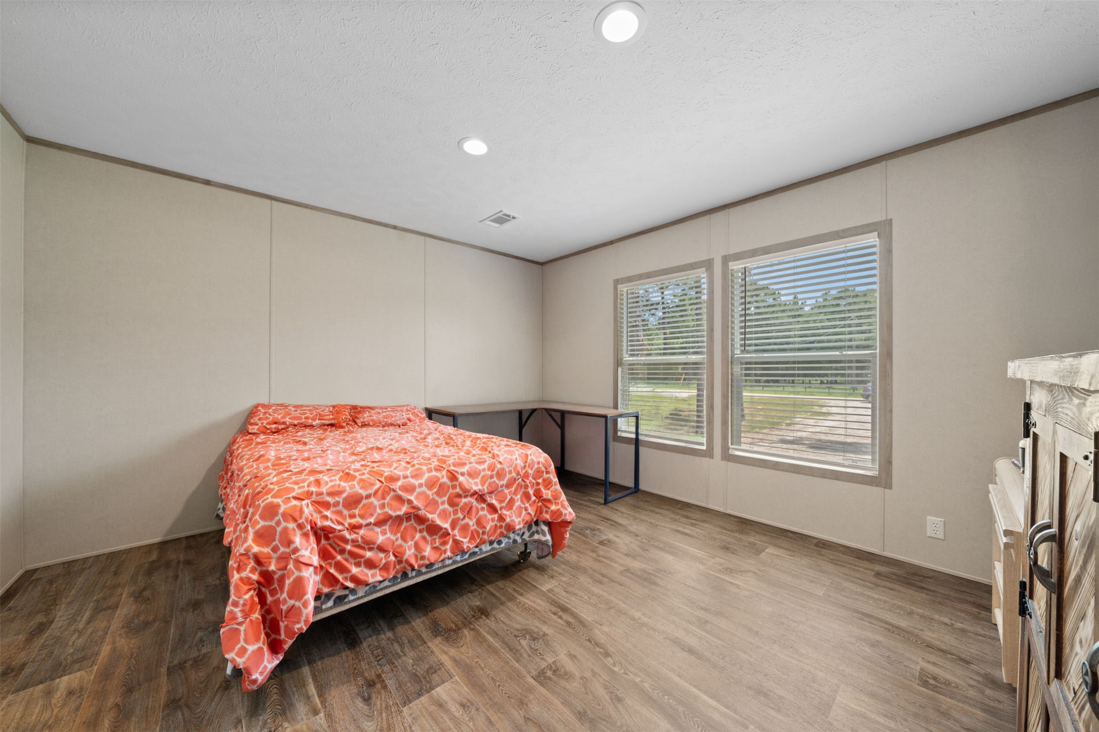 404 County Road 3295 Cleveland, TX 77327 - Photo 17 of 45