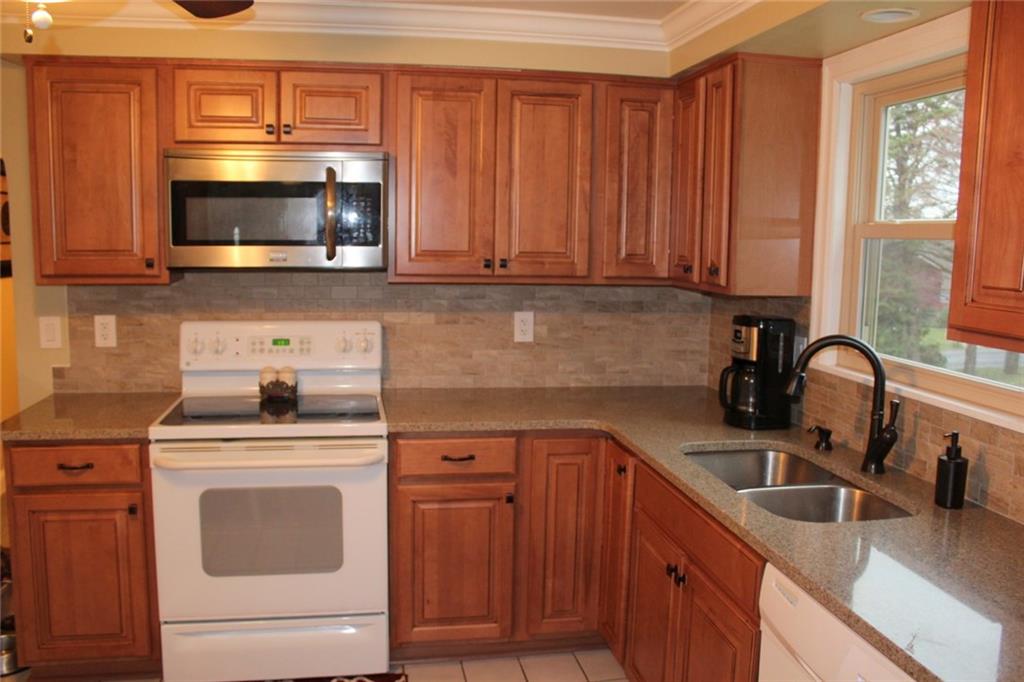 112 Windmill Road Butler, PA 16002 - Photo 3 of 22