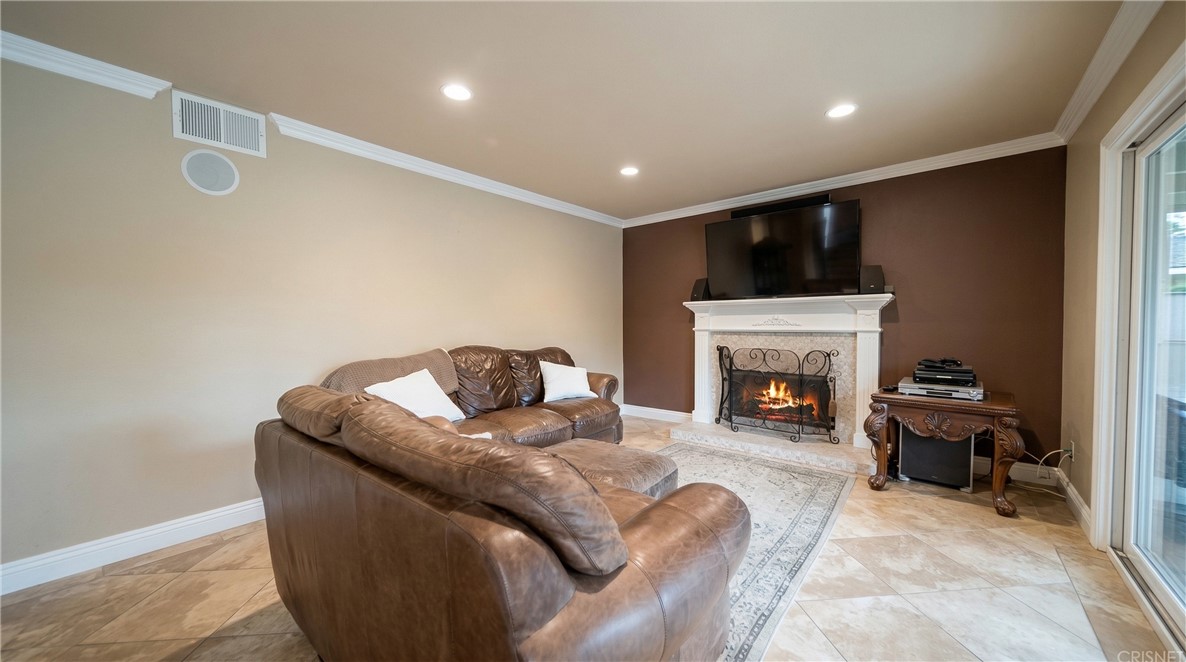 2685 Placerville Court Simi Valley, CA 93063 - Photo 6 of 12