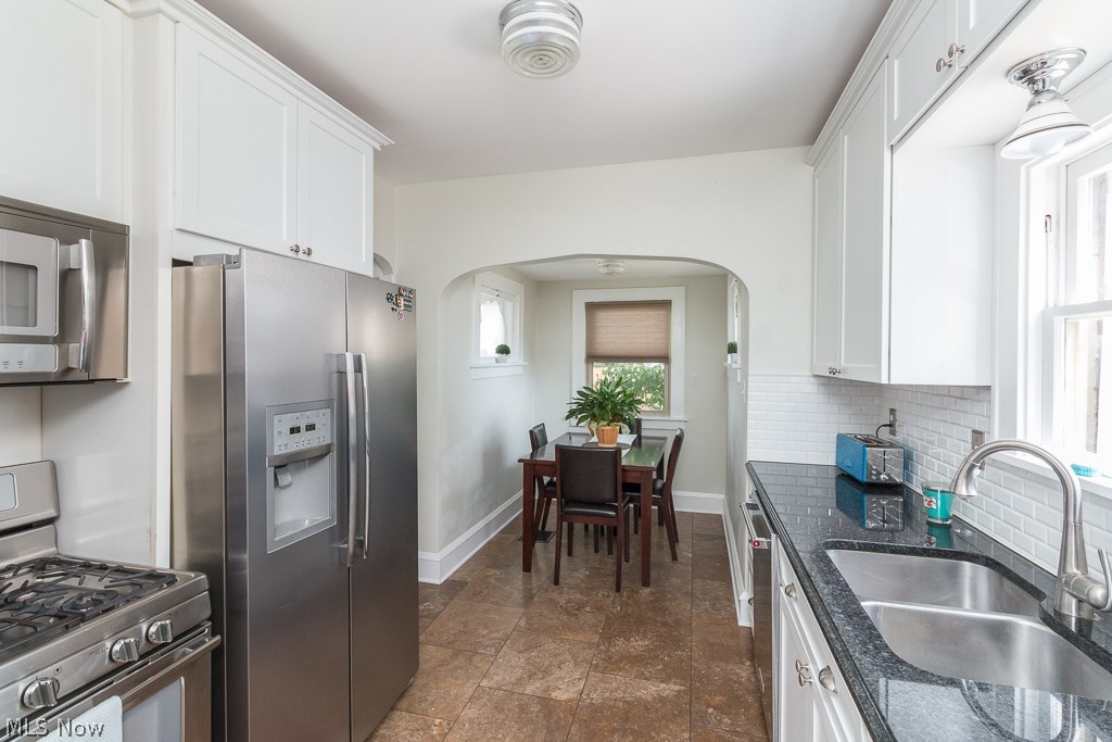 6137 Stanbury Road Parma, OH 44129 - Photo 9 of 26