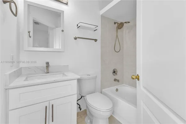 $3,200 | 15750 Southwest 92nd Avenue, Unit 20C, Palmetto Bay, FL 33157