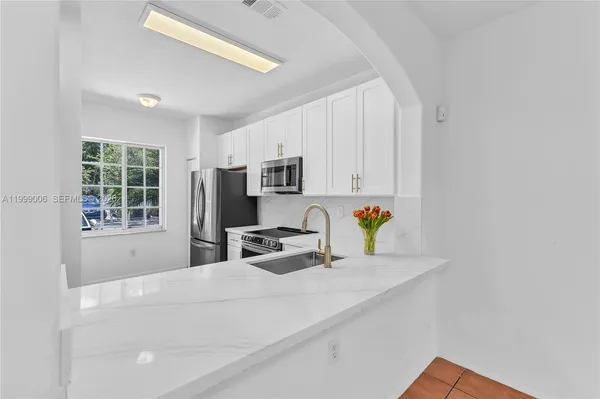 $3,200 | 15750 Southwest 92nd Avenue, Unit 20C, Palmetto Bay, FL 33157