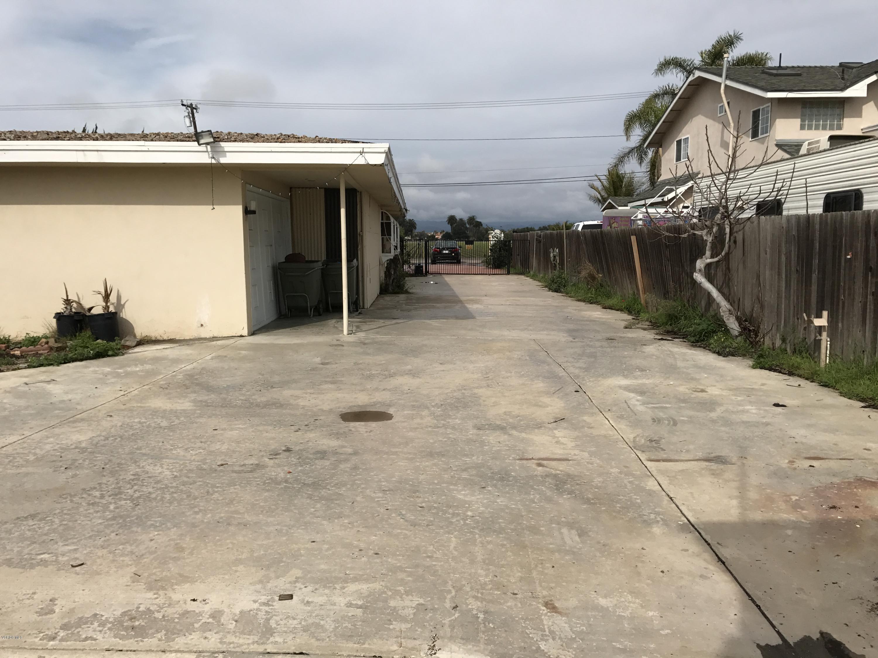1660 Teal Club Road Oxnard, CA 93030 - Photo 13 of 18 a view of a garage