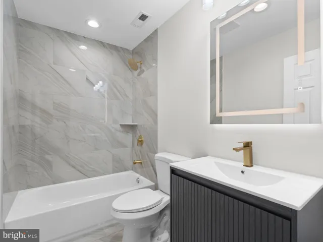 $324,900 | 7153 North 19th Street, Philadelphia, PA 19126