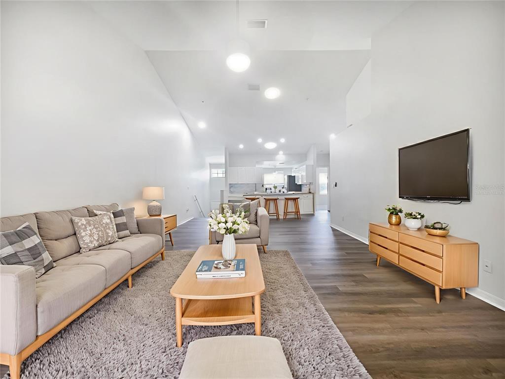 6629 Pineview Terrace, Unit 5201 Bradenton, FL 34203 - Photo 3 of 29