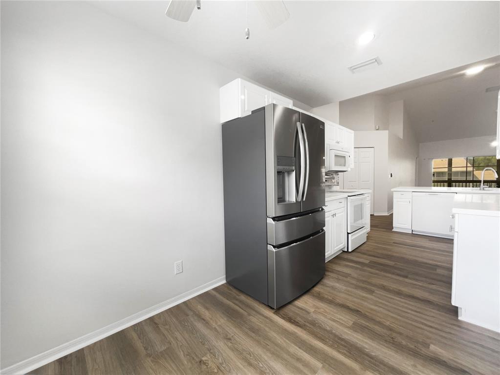 6629 Pineview Terrace, Unit 5201 Bradenton, FL 34203 - Photo 5 of 29