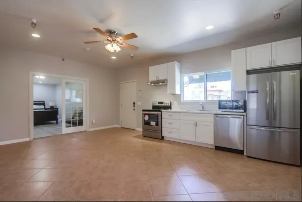 $2,350 | 2686 Canyon Crest Drive, Unit A, Escondido, CA 92027