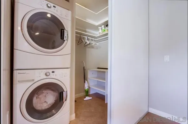 $2,350 | 2686 Canyon Crest Drive, Unit A, Escondido, CA 92027