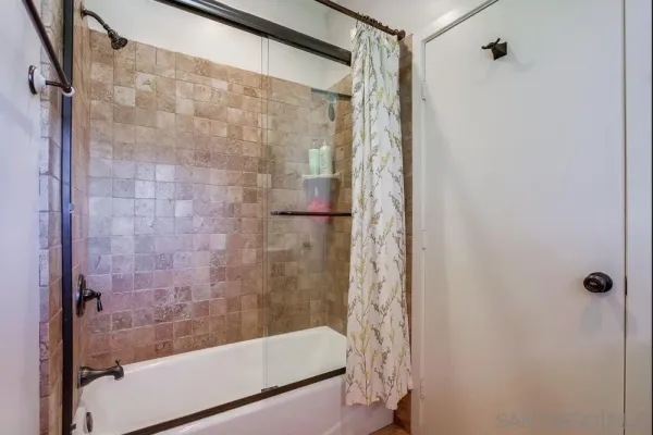 $2,350 | 2686 Canyon Crest Drive, Unit A, Escondido, CA 92027