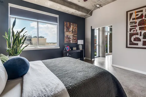 $315,000 | 1001 Belleview Street, Unit 602, Dallas, TX 75215