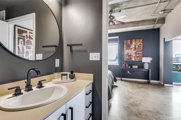 $315,000 | 1001 Belleview Street, Unit 602, Dallas, TX 75215