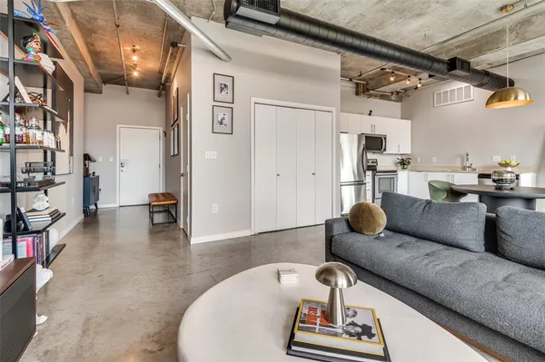 $315,000 | 1001 Belleview Street, Unit 602, Dallas, TX 75215