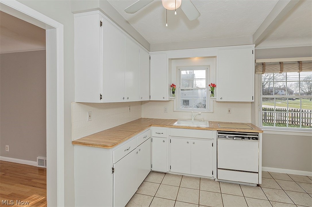 4024 Charlton Road Cleveland, OH 44121 - Photo 16 of 35