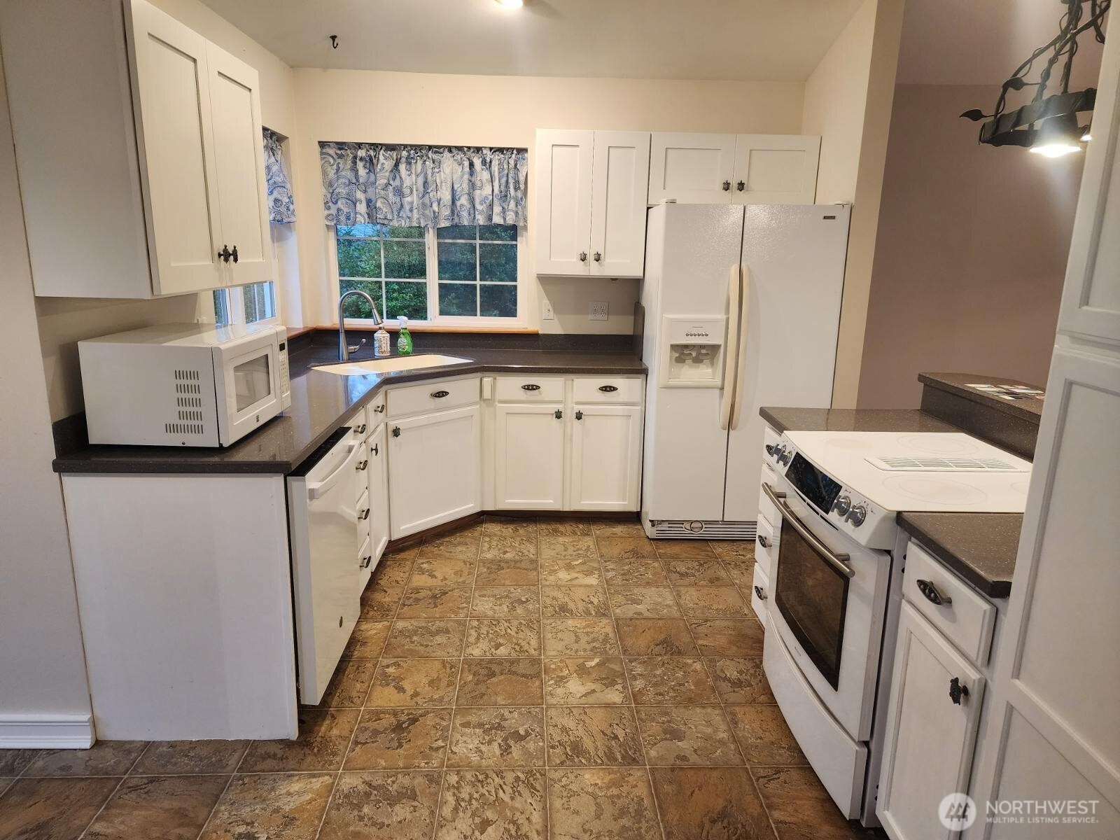 723 Trinity Court Southwest Ocean Shores, WA 98569 - Photo 12 of 39