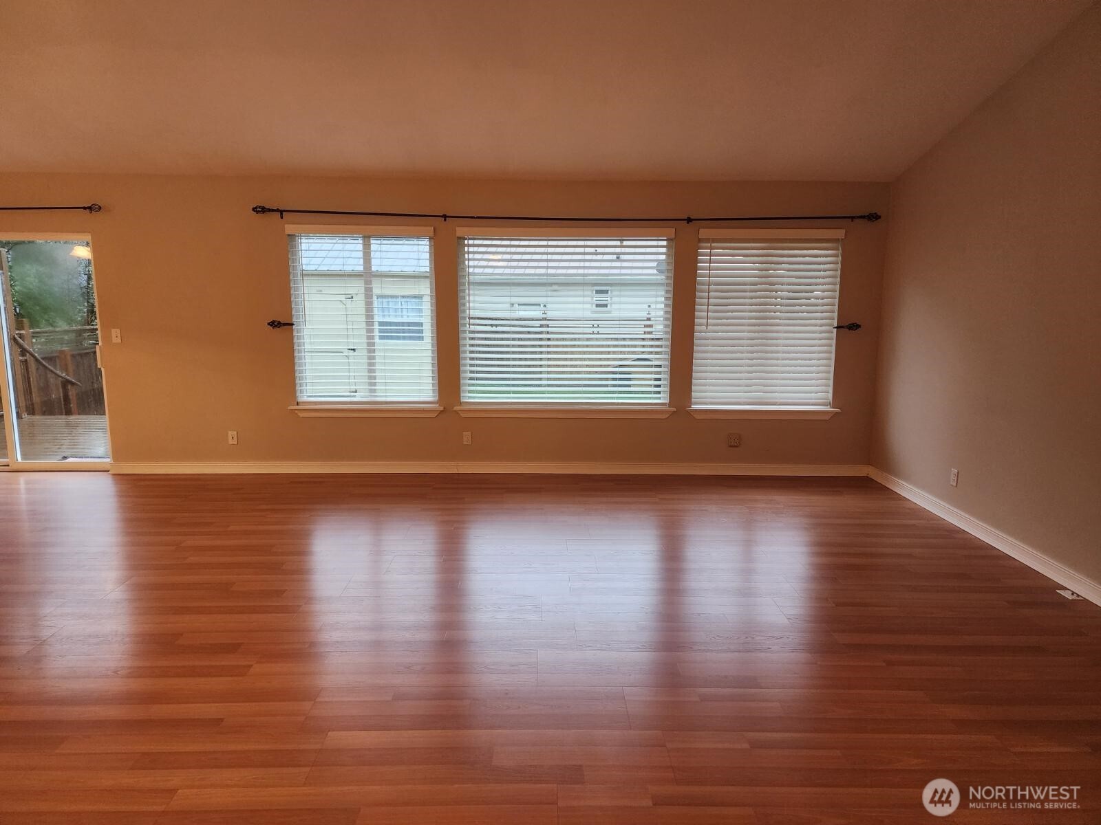 723 Trinity Court Southwest Ocean Shores, WA 98569 - Photo 7 of 39