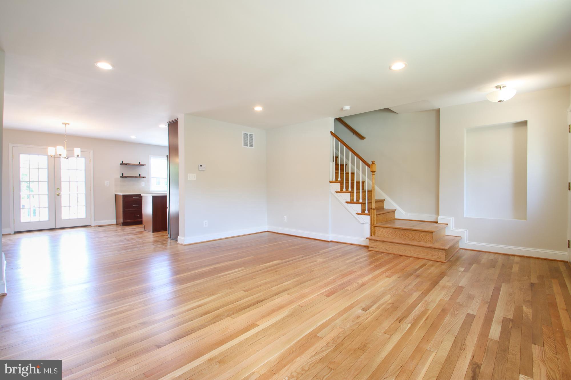 1806 Loch Shiel Road Towson, MD 21286 - Photo 4 of 23