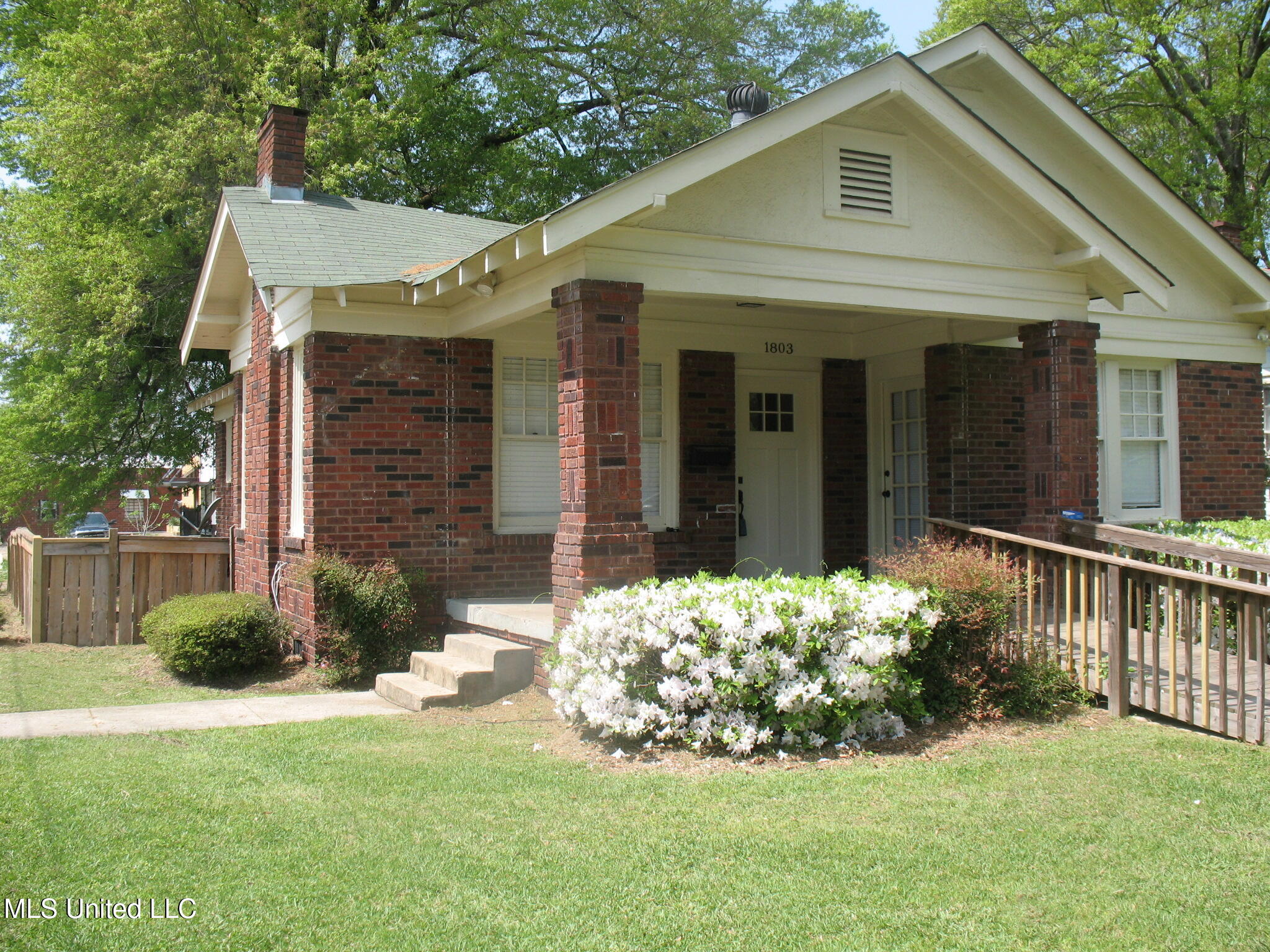 1803 Wightman Street Jackson, MS 39202 - Photo 3 of 26 IMG_0437