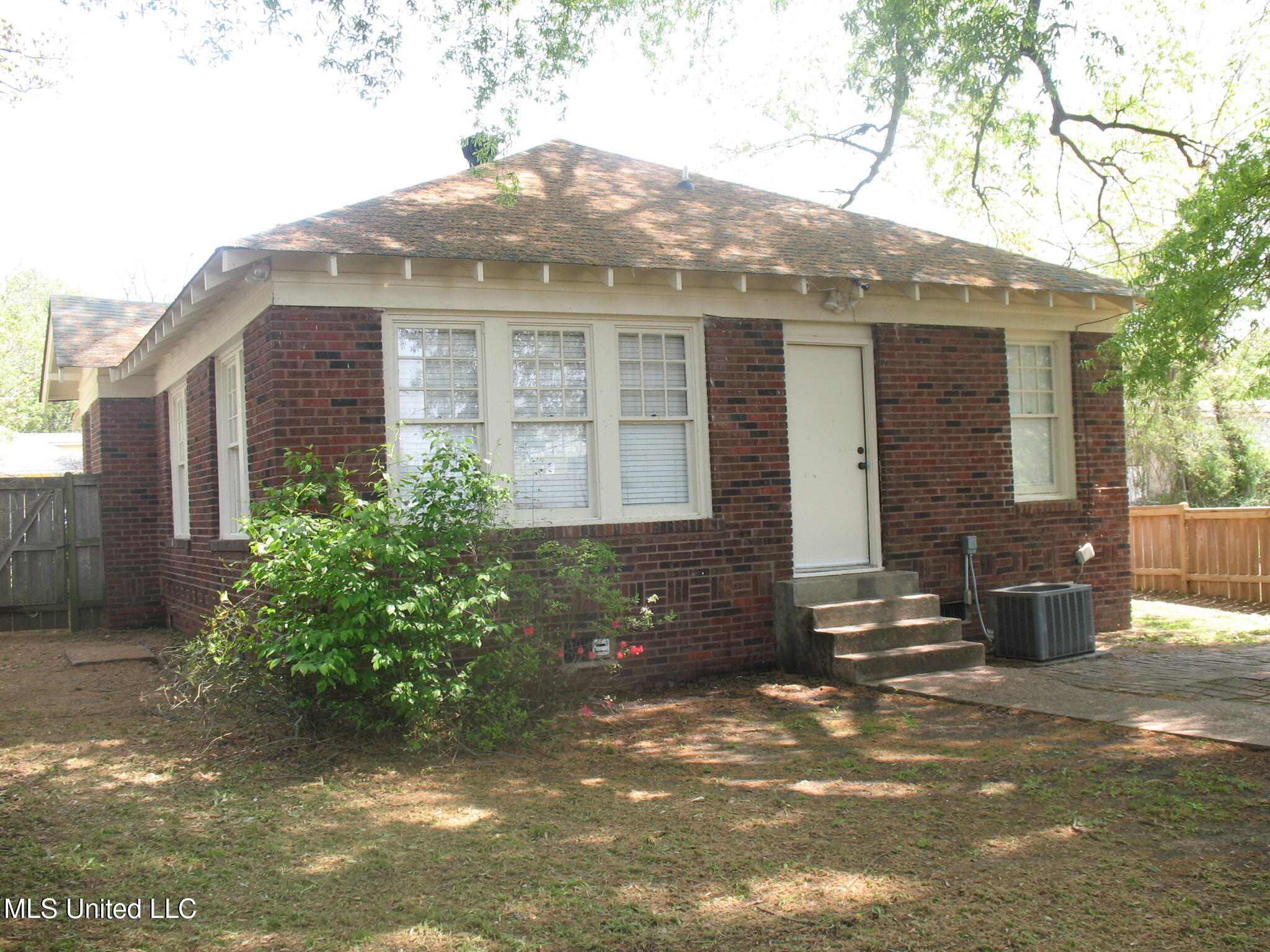 1803 Wightman Street Jackson, MS 39202 - Photo 6 of 26 IMG_0440