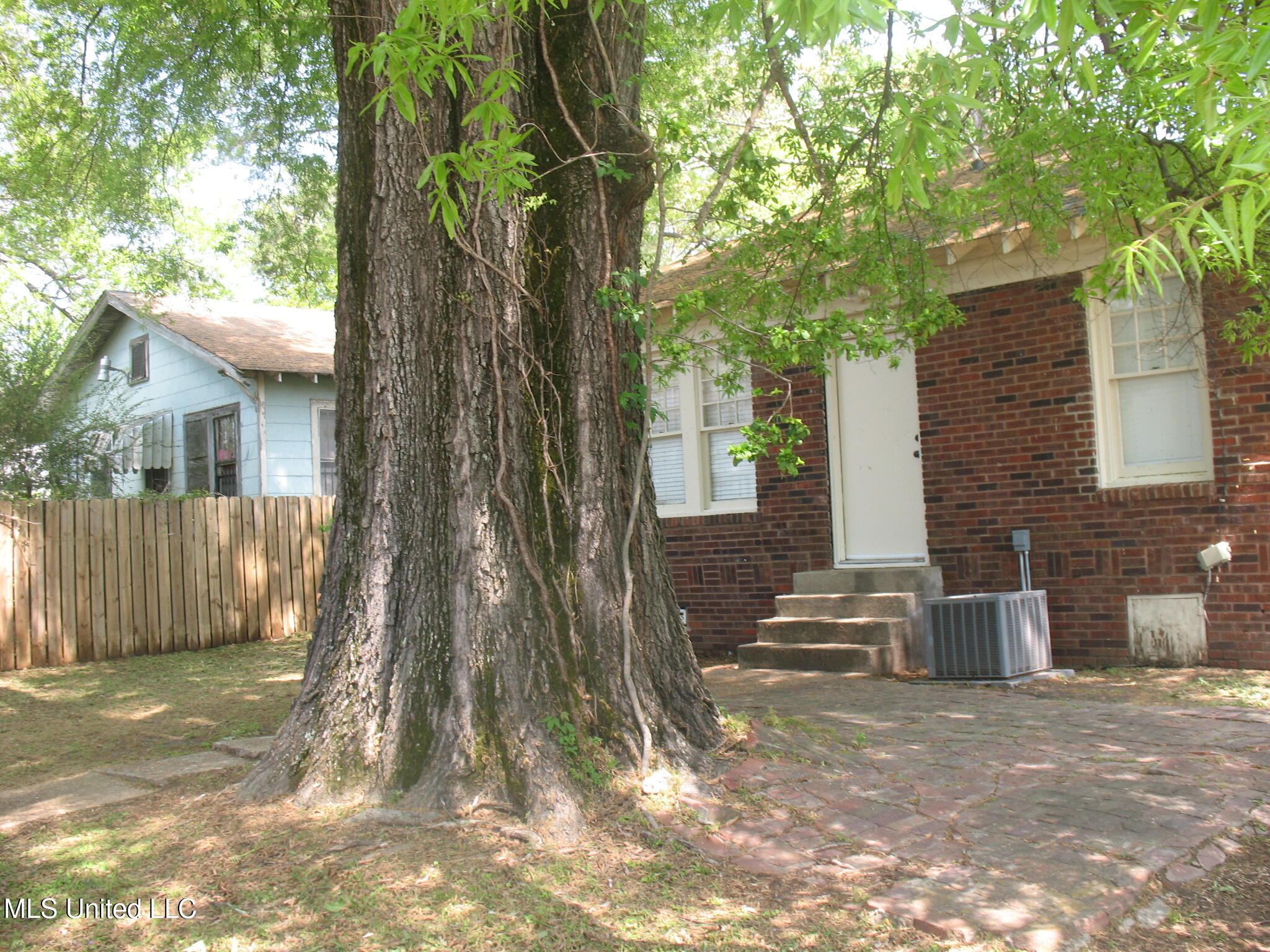 1803 Wightman Street Jackson, MS 39202 - Photo 7 of 26 IMG_0441