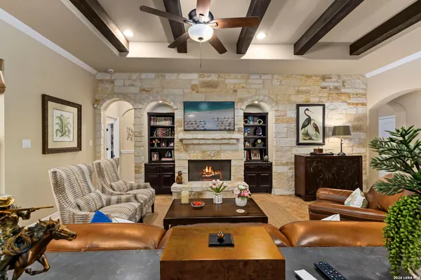 $789,900 | 30210 Setterfeld Circle, Fair Oaks Ranch, TX 78015