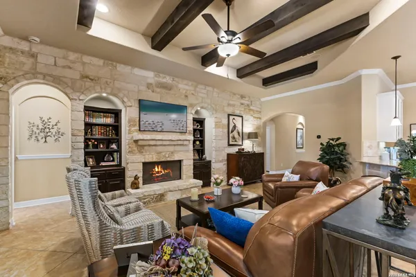 $789,900 | 30210 Setterfeld Circle, Fair Oaks Ranch, TX 78015