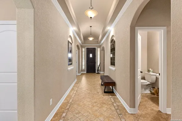 $789,900 | 30210 Setterfeld Circle, Fair Oaks Ranch, TX 78015