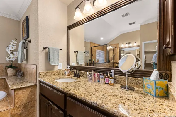 $789,900 | 30210 Setterfeld Circle, Fair Oaks Ranch, TX 78015