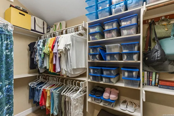 $789,900 | 30210 Setterfeld Circle, Fair Oaks Ranch, TX 78015