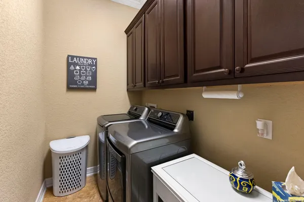 $789,900 | 30210 Setterfeld Circle, Fair Oaks Ranch, TX 78015