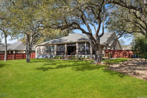 $789,900 | 30210 Setterfeld Circle, Fair Oaks Ranch, TX 78015
