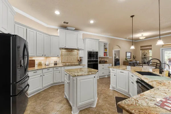 $789,900 | 30210 Setterfeld Circle, Fair Oaks Ranch, TX 78015