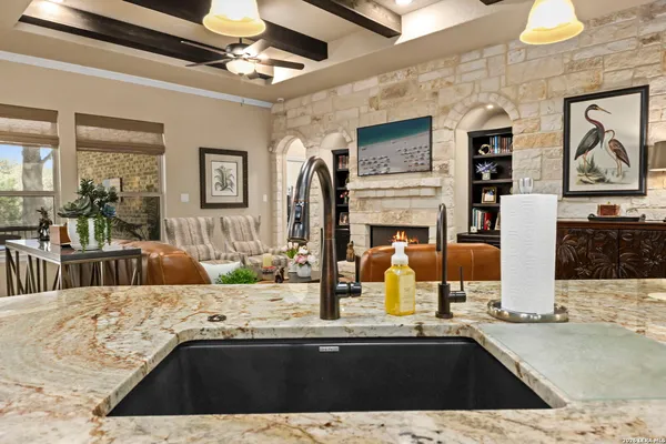 $789,900 | 30210 Setterfeld Circle, Fair Oaks Ranch, TX 78015